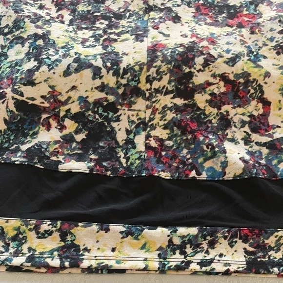 Material Girl women’s. Multi color sleeveless floral body con Dress with Zip M - Picture 6 of 8